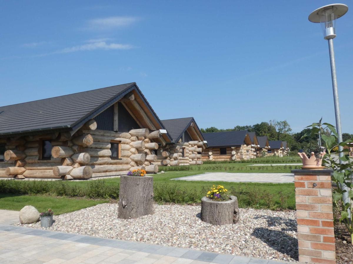 Naturstammhaus Tollensesee Gross Nemerow Exterior foto