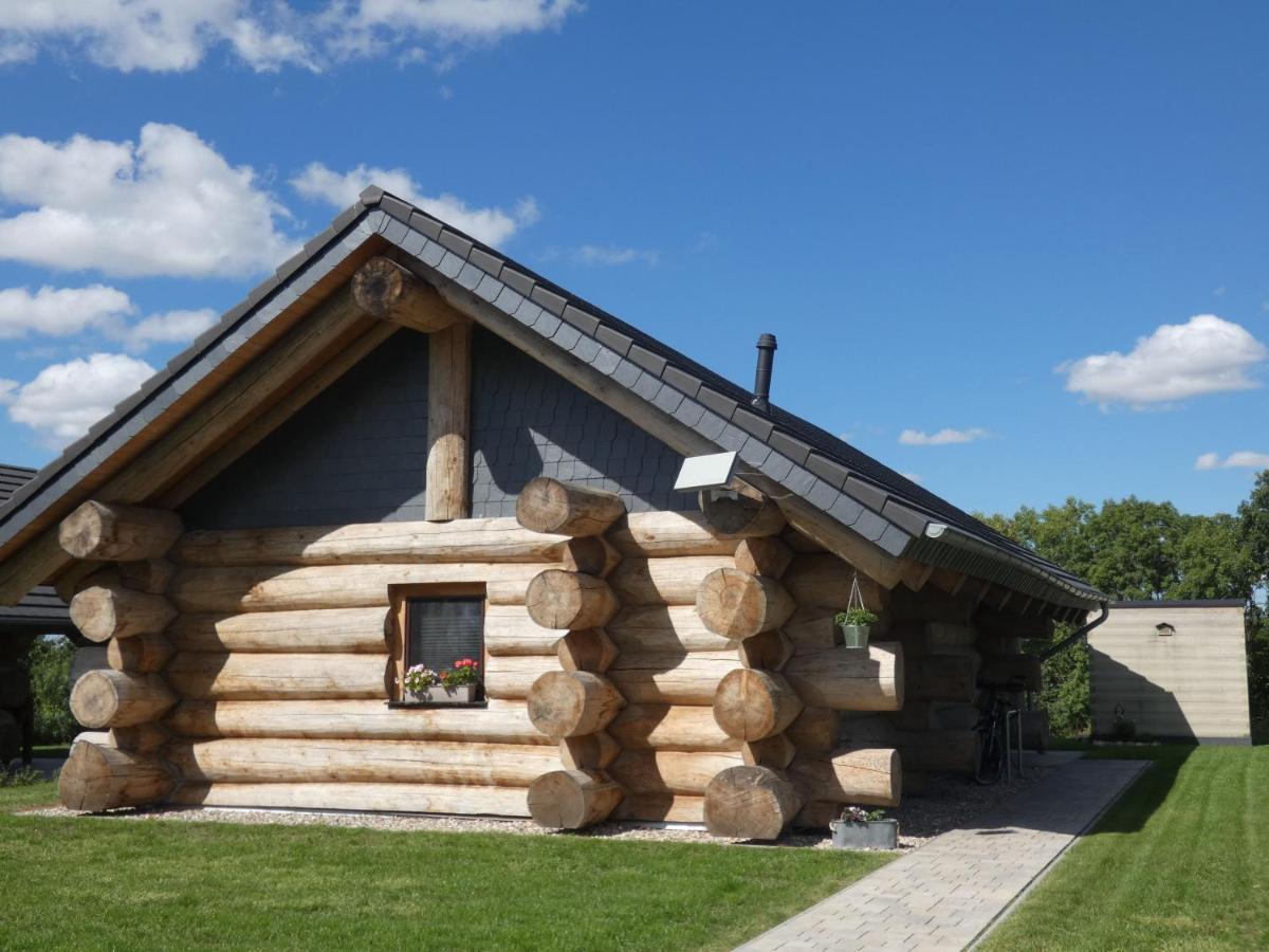 Naturstammhaus Tollensesee Gross Nemerow Exterior foto
